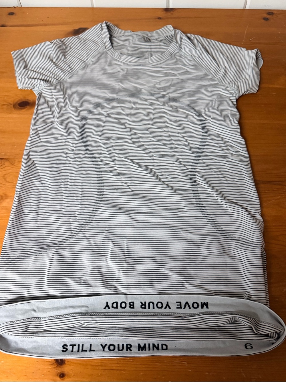 Lululemon Women’s Striped performance Short Sleeve Tee - black & White